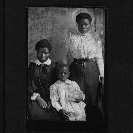 SANTU MOFOKENG THE BLACK PHOTO ALBUM LOOK AT ME 1890-1950 (PB) 